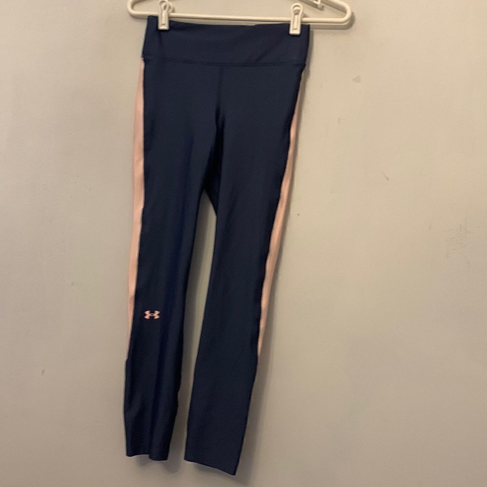 Under Armour gray and pink high rise compression leggings. Size S NWT